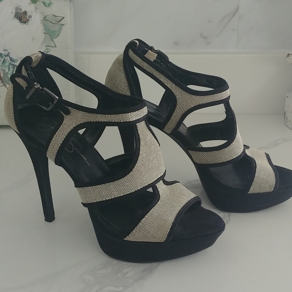 Jessica Simpson Unique Metal Mesh 5 inch heel with 1 inch plstform. Comfortable. - Picture 2 of 8